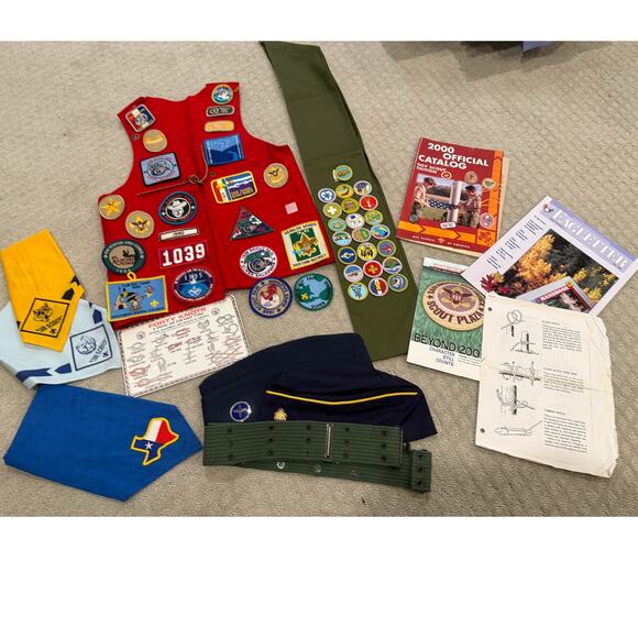 Large Lot of Boy Scouts items‎ - Picture 1 of 9